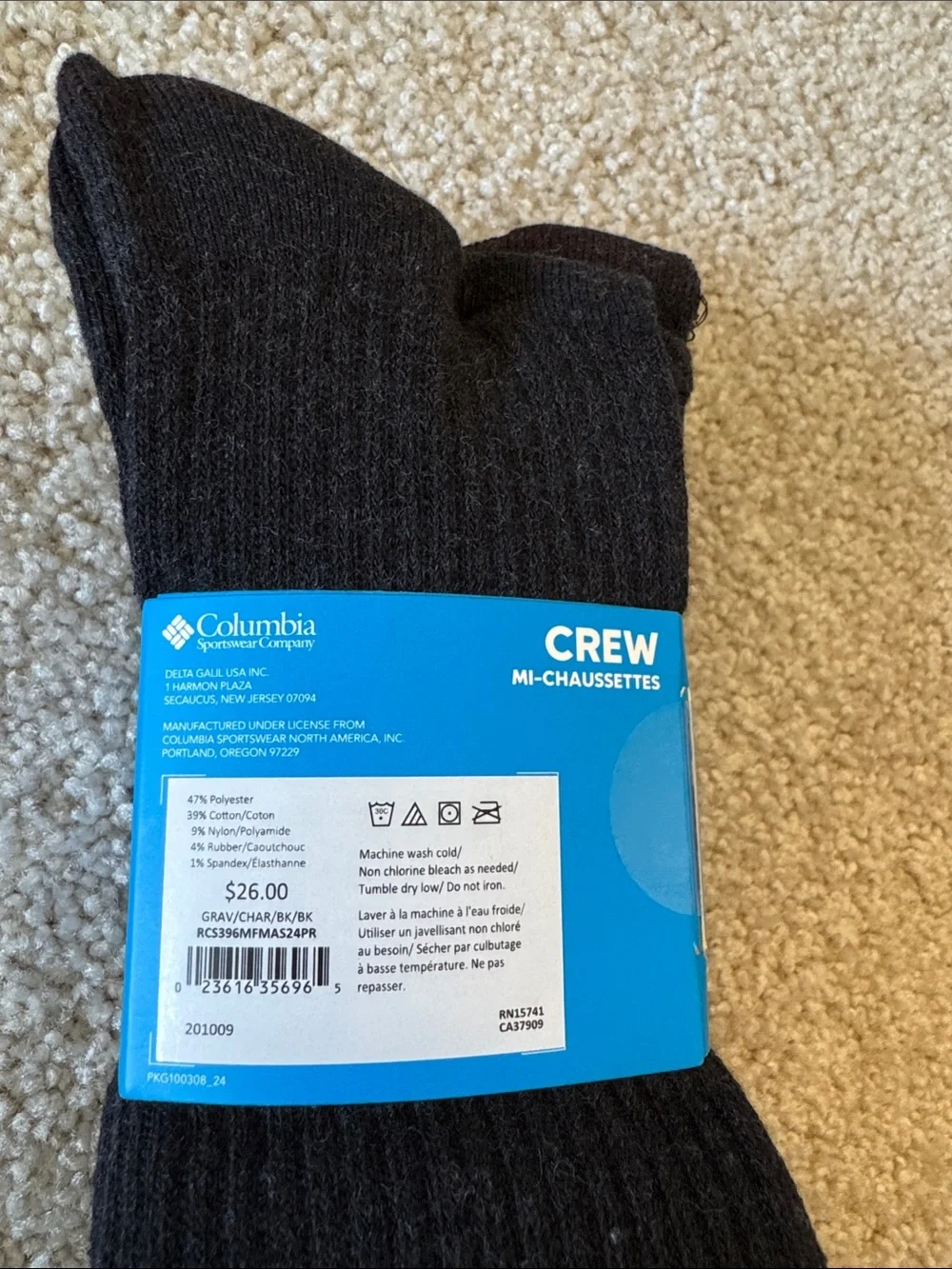 Columbia Men’s 4-Pack Crew Socks in Olive and Charcoal